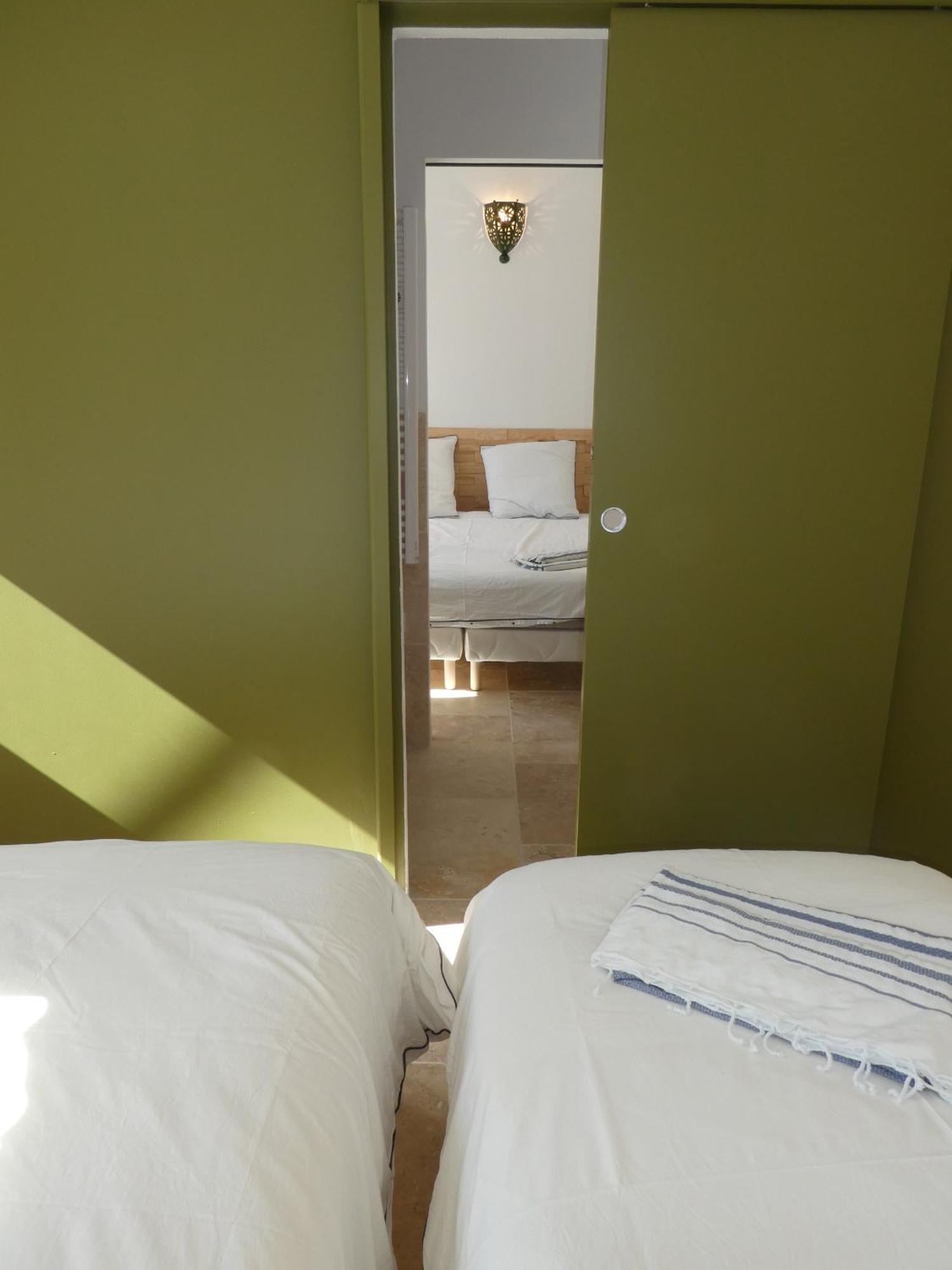 L'Auguste Maison D'Hotes Valensole Luaran gambar